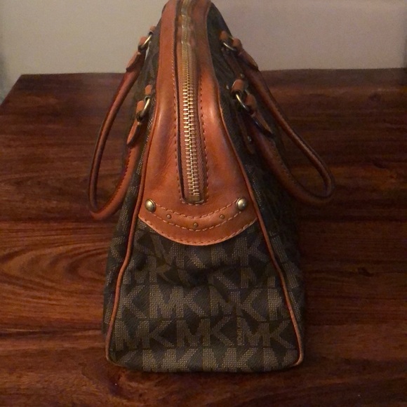 Micheal Michael Kors purse - Picture 4 of 11